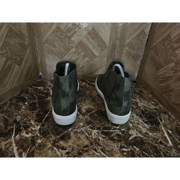 Steve Madden Women's Fashion Hidden Wedges Camouflage Slip-on Green Shoe Size... - Picture 3 of 12